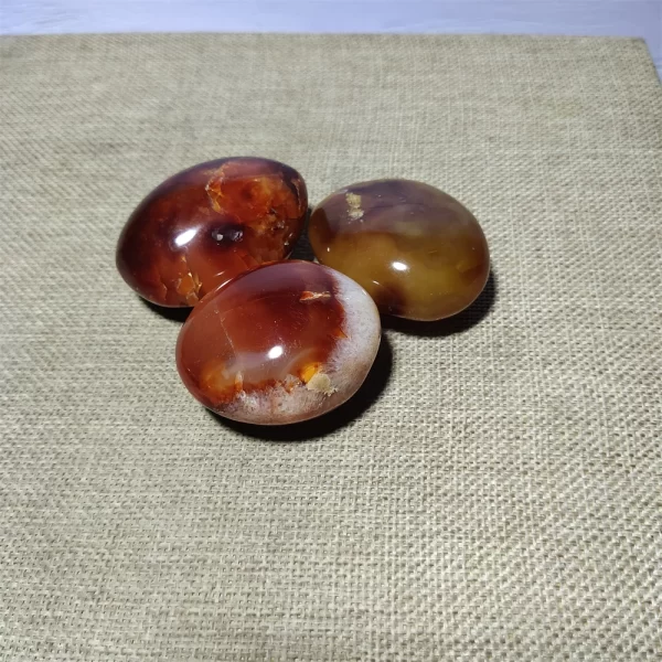 60-85g Natural Crystals Red Agate Raw Ore Polished Hand Play Witchcraft Supplies Meditation Reiki Healing Home Decoration - Image 3